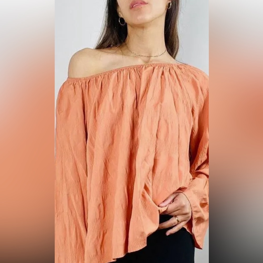 ELIZABETH AND JAMES™️ Women's Size L Off-the-shoulder Long Sleeve Crop Shirt